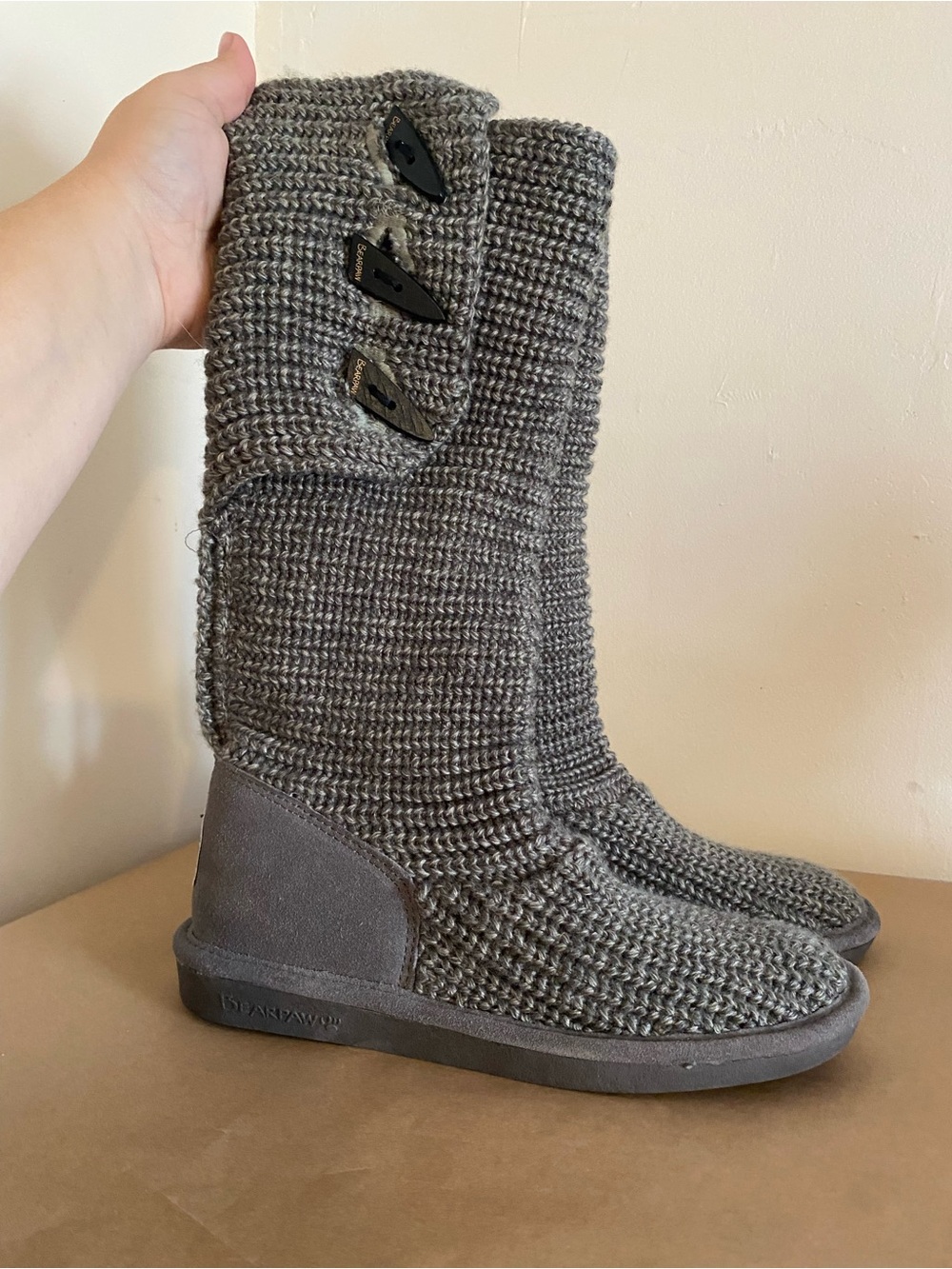 Bearpaw Tall knit Boots Size 8 Gray Sheepskin foot bed , winter boot knitted